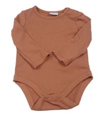 Hnědé žebrované body F&F