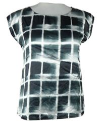 Dámska čierno-sivá kockovaná saténová blúzka