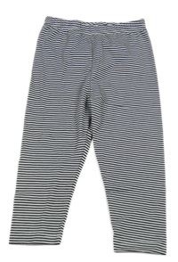 Čierno-biele pruhované legíny