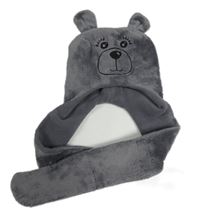 Šedá plyšová čepice s čumákem a šálou 