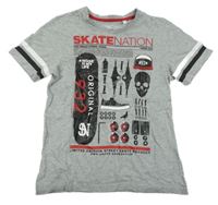 Sivé melírované tričko so skateboardom a nápismi a pruhmi C&A