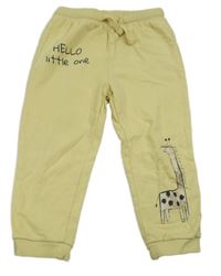 Světležluté tepláky s nápisem a žirafou