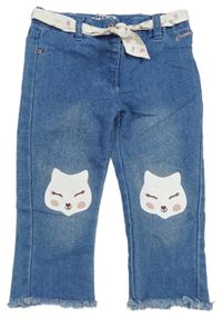 Modré ľahké rifle s mačkami a opaskom