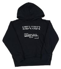 Tmavomodrá mikina s nápisom a kapucňou
