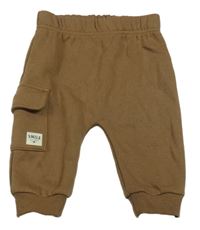 Hnedé turecké tepláky s vreckom s nášivkou Nutmeg