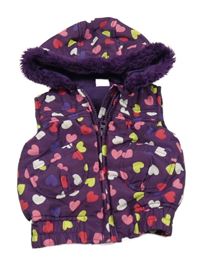 Purpurová šusťáková zateplená vesta s barevnými srdíčky a kapucí s kožešinou F&F