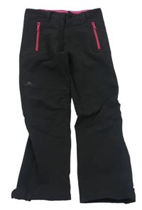 Čierne outdoorové nohavice s logom Quechua