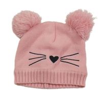 Růžová čepice s čumákem a bambulemi