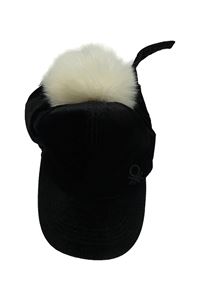 Černá sametová kšiltovka s bambulí Benetton