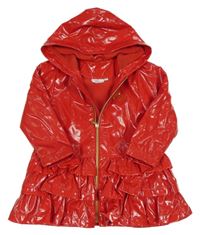 Červená nepromokavá lehce zateplená parka s kapucí a volánky