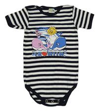 Tmavomodro-bílé pruhované body s velrybami