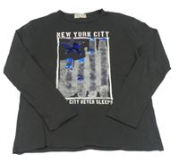 Tmavošedé triko s nápisem a flitry Zara