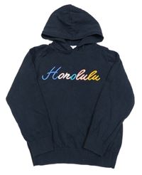 Tmavomodrý sveter s nápisom a kapucňou