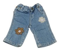 Svetlomodré rifle s kvetinami