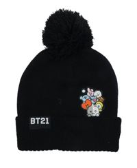 Černá čepice s obrázkem a bambulí