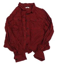 Červeno-čierna kockovaná crop blúzka s nápisom