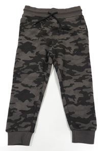 Černo-šedé army tepláky George 