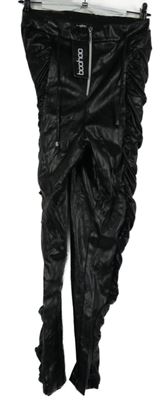 Dámske čierne koženkové tregíny s řasením Boohoo