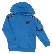 Modrá mikina s nápisy a kapucí George