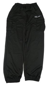 Černé cargo sportovní tepláky s nápisem SHEIN