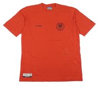 Červené tričko s logom a znakom s číslom JAKO