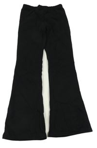 Čierne flare tepláky