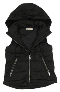 Čierna šušťáková zateplená vesta s kapucňou H&M