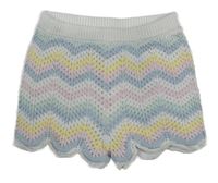 Bielo-farebné pruhované perforované pletené kraťasy F&F