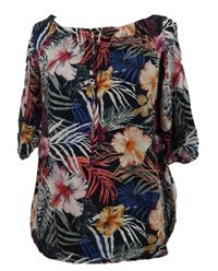 Dámska tmavomodrá kvetovaná blúzka s lodičkovým výstřihem Comma