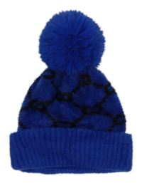 Safírovo-černá pleteno/chlupatá čepice se vzorem a bambulí  