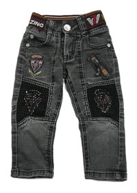 Tmavosivé teplákové rifle s výšivkou a sieťovinou