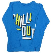 Modré triko s nápisem 