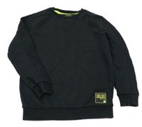 Čierna mikina s nášivkou F&F