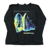 Čierne tričko s farebnými topánkami Chapter young