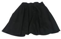 Čierna kolová sukňa