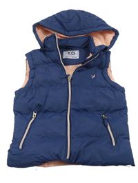 Tmavomodrá šušťáková prešívaná zateplená vesta s kapucňou Yd.