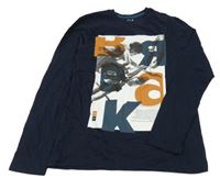 Tmavomodré triko s potiskem kola a nápisu C&A