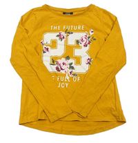 Okrové tričko s číslom a kvetmi Page
