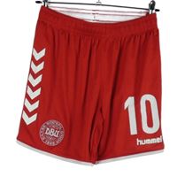 Pánske červené futbalové kraťasy s číslom Hummel