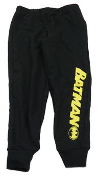 Čierne ľahké tepláky s nápisom