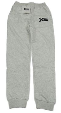 Nové - Světlešedé tepláky s výšivkou 