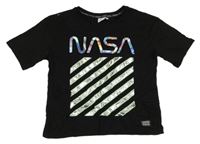 Černé tričko s pruhy a 3D nápisem - NASA C&A