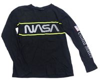 Čierne tričko s nápisem - NASA a vlajkou a pruhmi takko