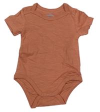 Hnědé body Topomini