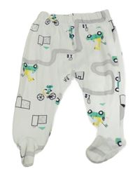 Bílé polodupky so silnicí a dopravními prostředky