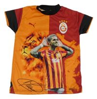 ORanžovo-vínový sportovní dres s fotbalistkou