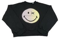 Čierna crop mikina so smajlíkom
