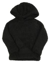 Černá chlupatá mikina s nápisem a kapucí George