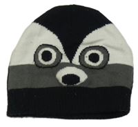 Černo-bílo-šedá čepice s čumákem 