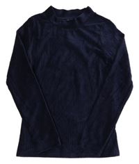 Tmavomodrý zamatový rebrovaný sveter